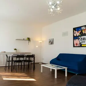70125 Holiday , Bari Italia
